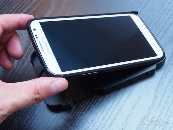 GALAXY Note II対応のレンズ装着ジャケットが登場