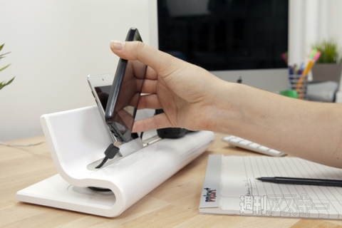 Quirky USBポート内蔵充電スタンド Converge