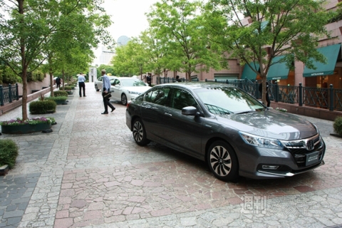 新型アコードハイブリッド