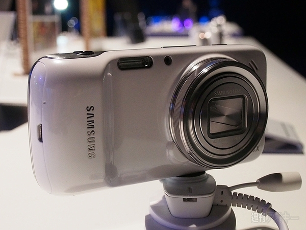 スマホからズームレンズが伸びるGALAXY S4 zoom：フォトレビュー