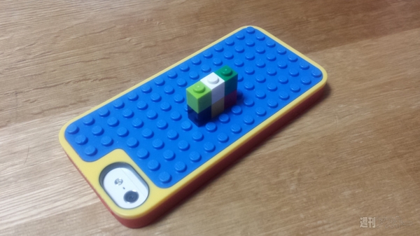 POPな色彩に目線釘付けLEGOのiPhoneケースレビュー