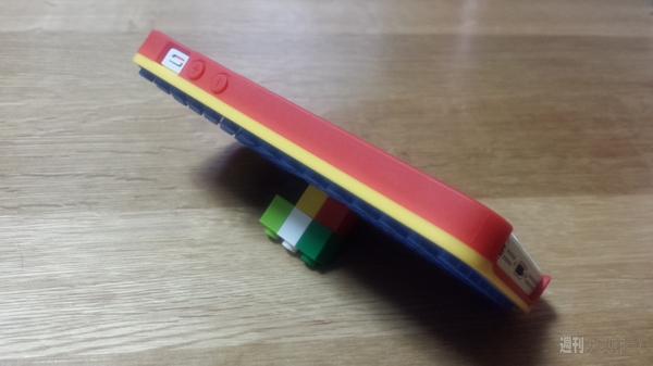 POPな色彩に目線釘付けLEGOのiPhoneケースレビュー