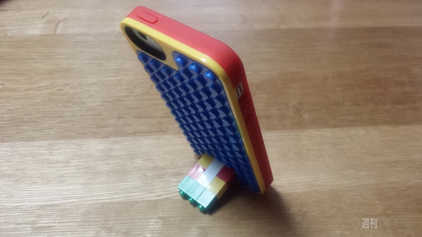 POPな色彩に目線釘付けLEGOのiPhoneケースレビュー