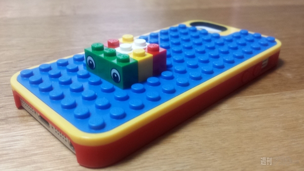 POPな色彩に目線釘付けLEGOのiPhoneケースレビュー