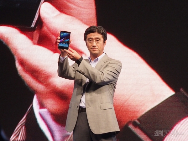 6.4インチフルHDスマホXperia Z Ultraフォトレビュー