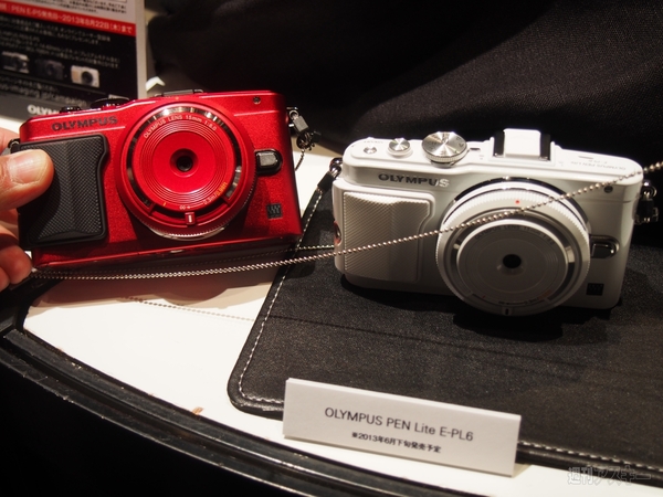 130626_moro_cameragirl03