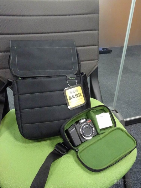 カメラ収納に対応したバッグがターガスから登場