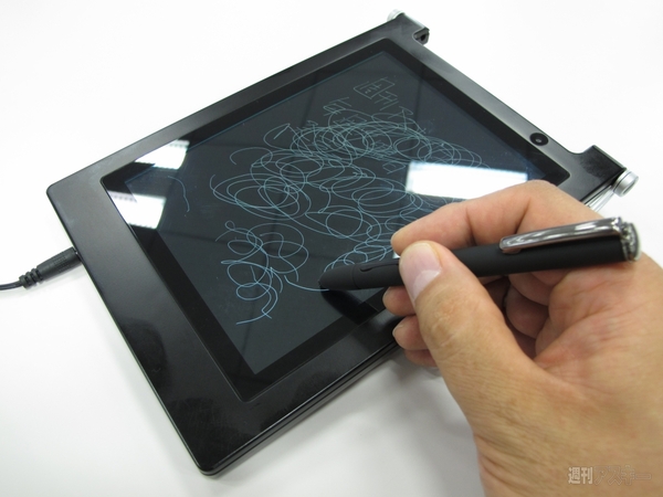 enchantMOON用液晶保護フィルム2製品の見え方・書き味を試してみた