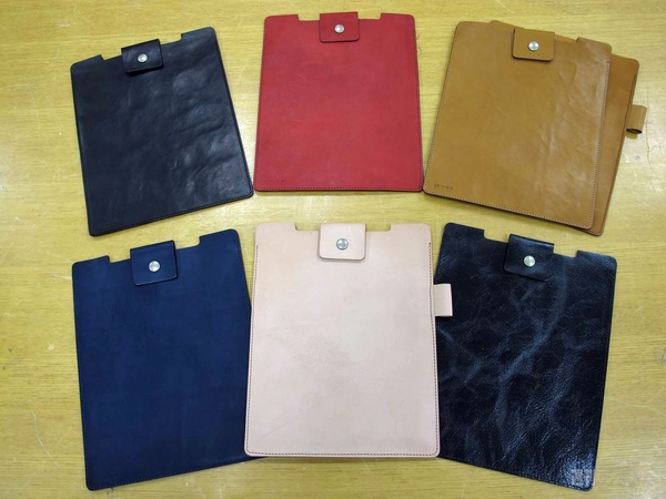 enchantMOON唯一にして至高の本革ケースを試してみた