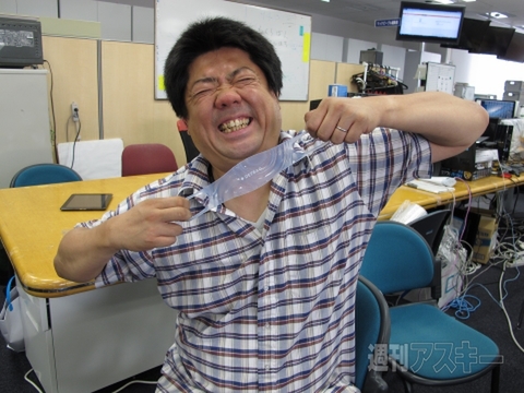 iPadを二度と落とせなくなるタブレットバンドがスゴイ