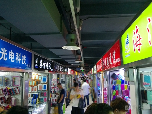 夕闇の深センでドロイドくんグッズを30分で探す