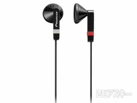 音楽を聴くときに使うヘッドホン、イヤホンは？