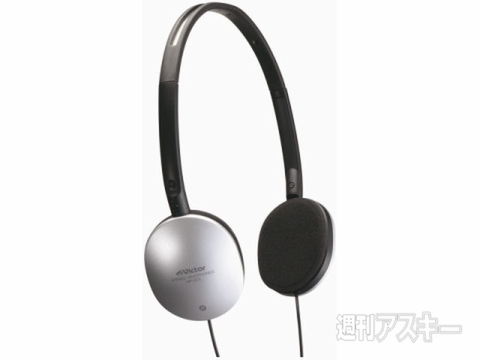 音楽を聴くときに使うヘッドホン、イヤホンは？