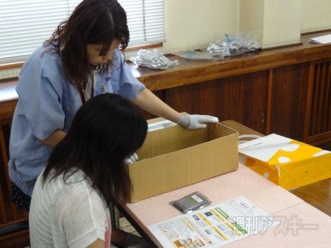 先生が手順を説明しながら進めていく