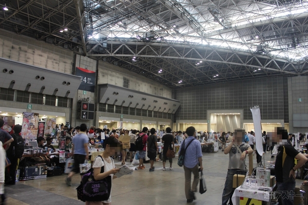 猛暑で大変コミケ3日目に颯爽とジサトラハッチが登場