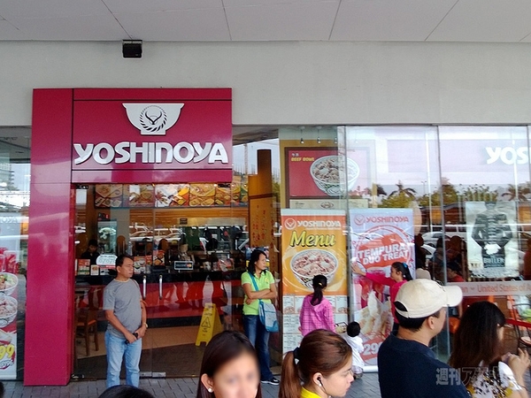 フィリピンの巨大ショッピングモールでスマホを探す