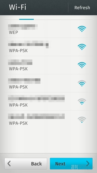 Firefox OS開発者向け端末『Geeksphone Peak』フォトレビュー