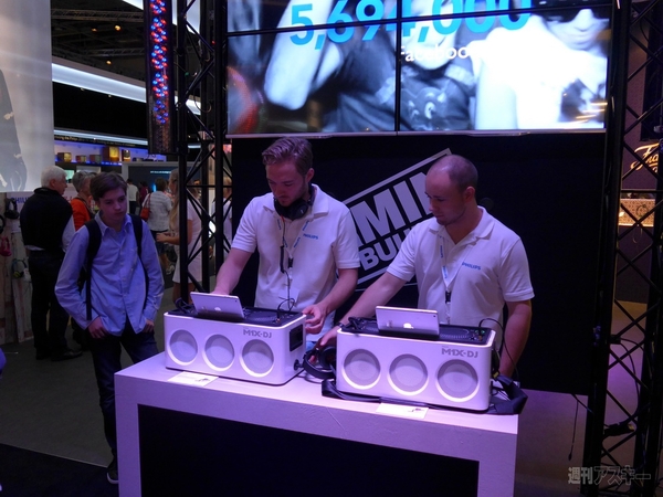 スマートウォッチも全天周カメラもナビもコーヒーメーカーも全部触ってみた：IFA2013