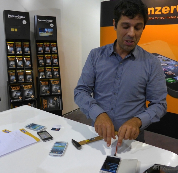 スマートウォッチも全天周カメラもナビもコーヒーメーカーも全部触ってみた：IFA2013