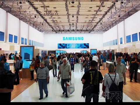 サムスンの最新PCをチェック：IFA2013