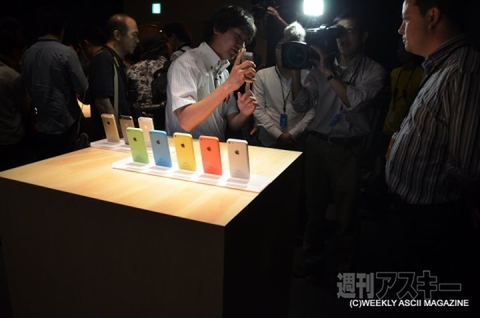 iPhone 5sと5cの実機レビューを国内最速レポート！リアルタイム更新中