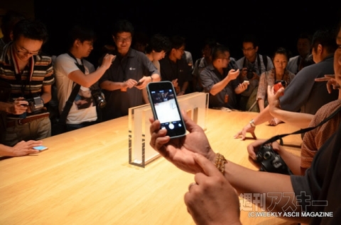 iPhone 5sと5cの実機レビューを国内最速レポート！ドコモテザリング確認（リアルタイム更新中）