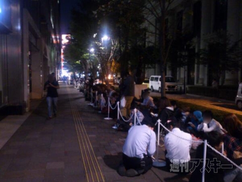iPhone5s、5c発売行列レポート 夜の銀座、有楽町、原宿編