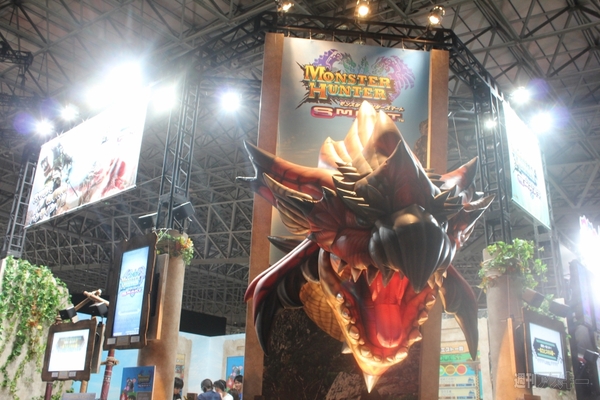 片手で狩りがサクサクなモンハンアプリの新作などカプコンブースは目白押し：東京ゲームショウ2013