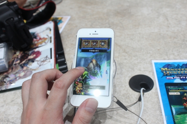 片手で狩りがサクサクなモンハンアプリの新作などカプコンブースは目白押し：東京ゲームショウ2013