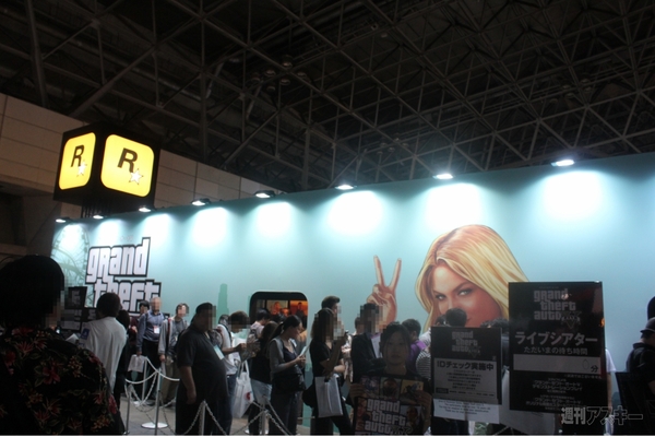 片手で狩りがサクサクなモンハンアプリの新作などカプコンブースは目白押し：東京ゲームショウ2013