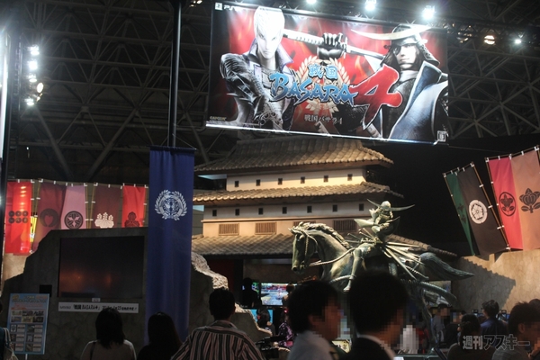 片手で狩りがサクサクなモンハンアプリの新作などカプコンブースは目白押し：東京ゲームショウ2013