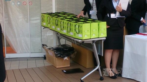 iPhone5s、5c発売行列レポート 朝の銀座、有楽町、原宿編