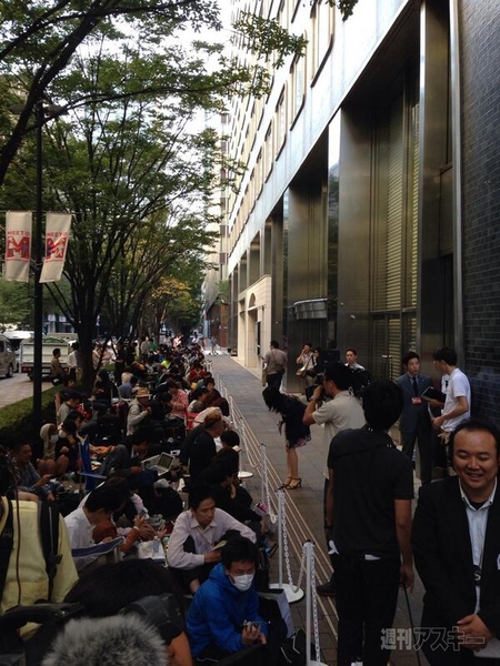 iPhone5s、5c発売行列レポート 朝の銀座、有楽町、原宿編