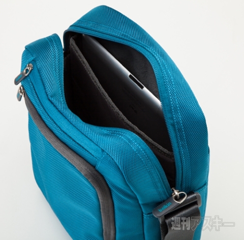 belkin タブレット対応メッセンジャーバッグ