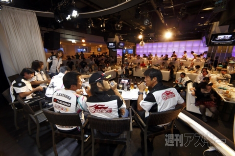 ミクZ4の今季初優勝記念パーティ開催