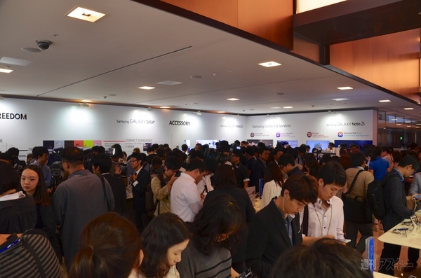 GALAXY Note3とGearが韓国で発売 曲面ディスプレー搭載スマホは10月