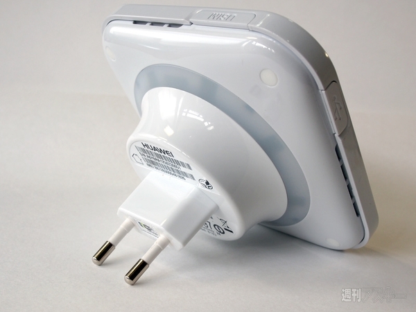 おしゃれなホームルーター『Web Cube』