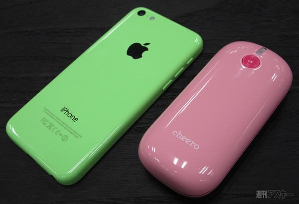 ラウンドフォルムが持ちやすいcheeroの女子向けモバイルバッテリー