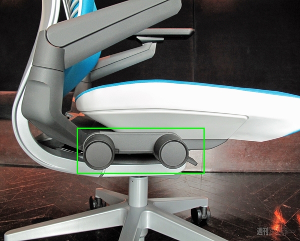 131016_moro_steelcase