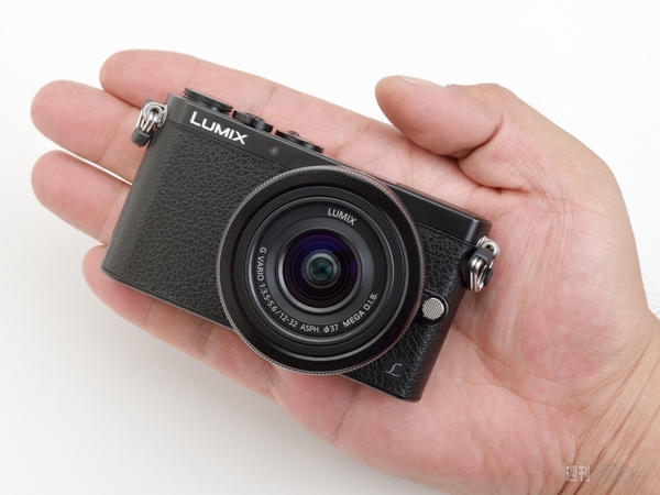 LUMIX GM DMC-GM1K ミラーレスカメラ