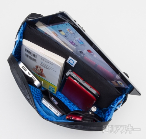 STARTTS LIGHT 2WAYタブレットクラッチバッグ