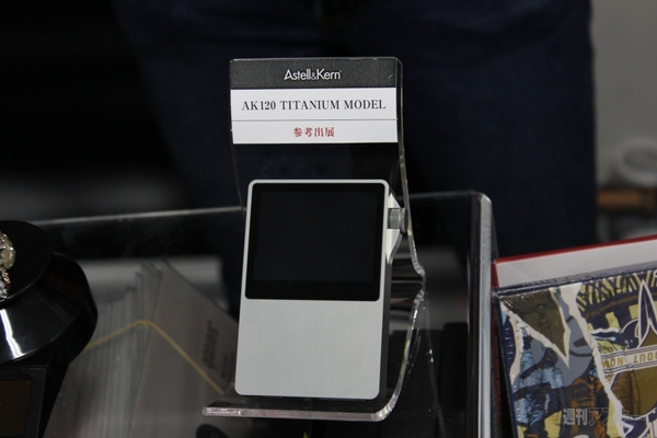 <a href="https://twitter.com/h_hachioka" target="_blank">ハッチ</a>