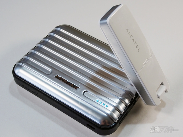 使い方自由自在！ LTE対応のUSBルーター