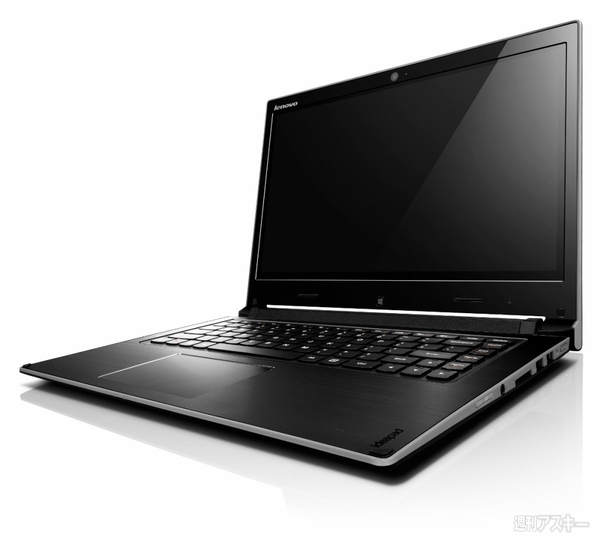 スタンドで自立する新形状・15時間駆動以上の『YOGA TABLET』などが登場