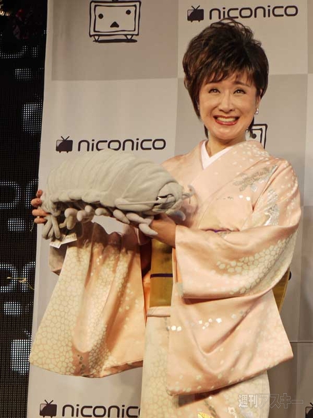 大みそかの顔ラスボス小林幸子 ダイオウグソクムシと年越しライブで共演 週刊アスキー