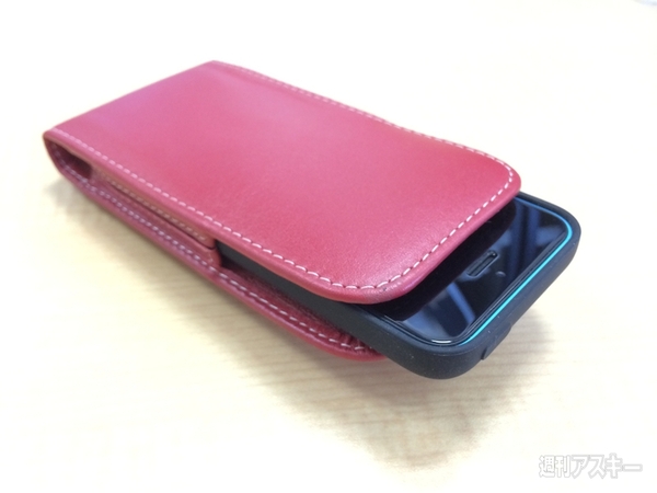 iPhone5cをアップル純正ケースに入れてケースに入れたい