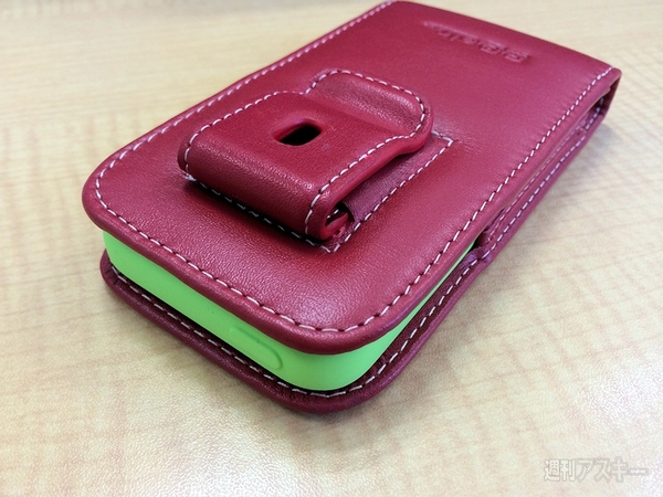 iPhone5cをアップル純正ケースに入れてケースに入れたい