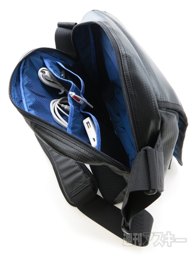 ATTRACT 11インチタブレットフラップショルダー AW-08