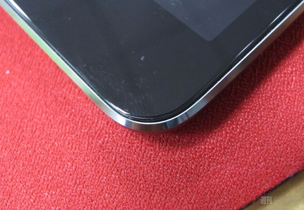 iPad mini Retinaの美画面を保護する最強強化ガラスを注文してから列に並ぼう