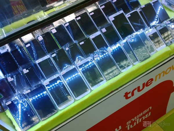 地元や中華スマホもがんばるバンコク最新スマホ事情